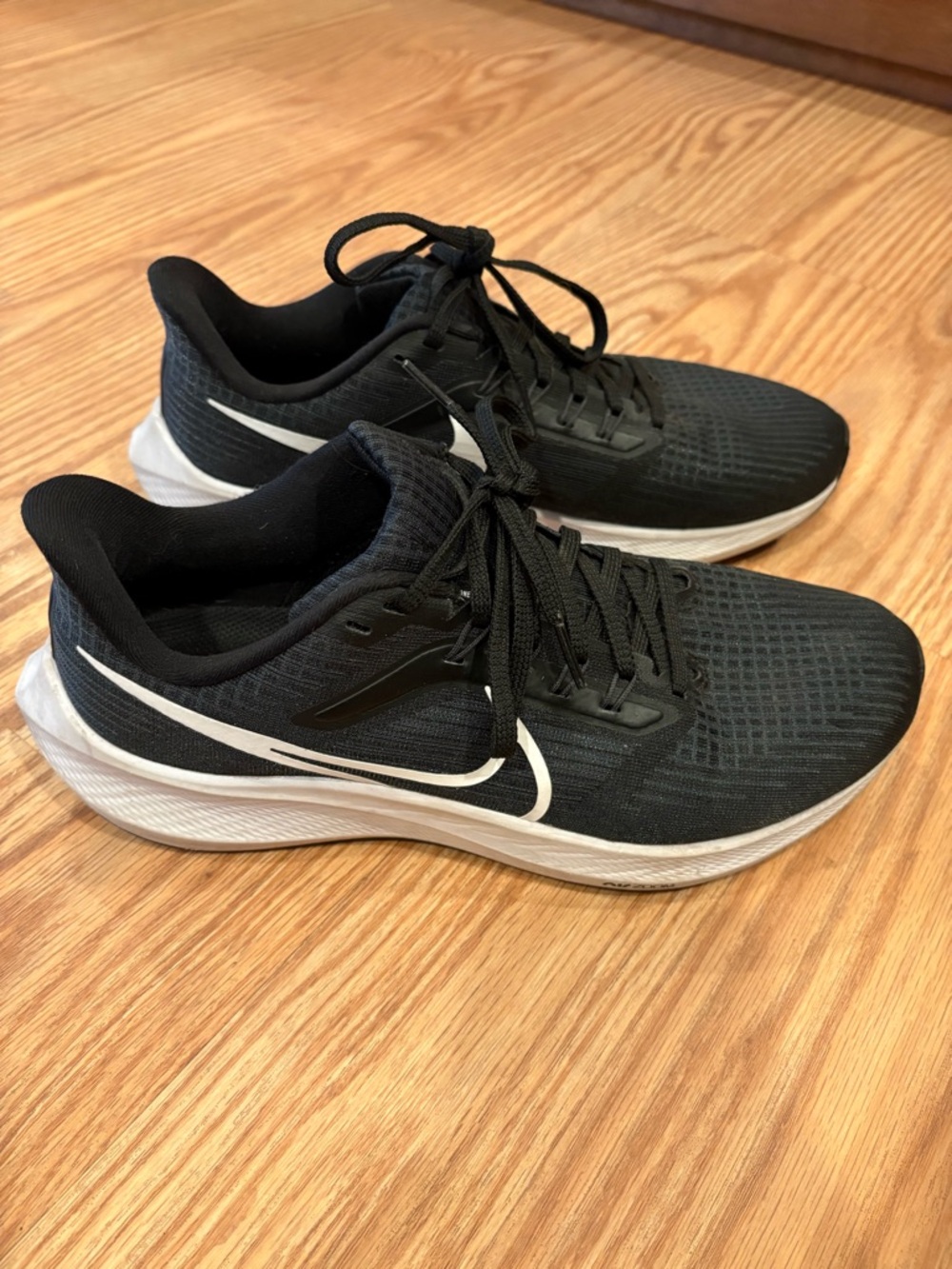 Nike Women’s 9 Air Zoom Pegasus Athletic Running Shoes Black White